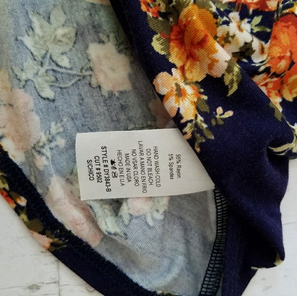 Floral Cold shoulder Dress - Picture 6 of 7